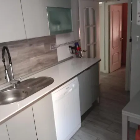 Privada Con Cocina Salon Y Terraza Piso Compartido * Tarragona