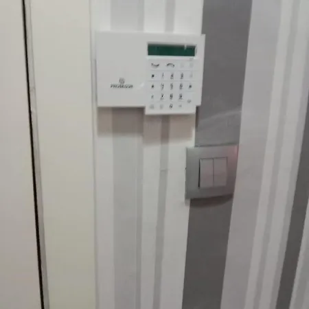 Habitación Privada Con Cocina Salón Y Terraza Piso Compartido Apartamento