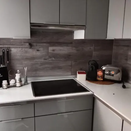 Apartamento Habitación Privada Con Cocina Salón Y Terraza Piso Compartido *