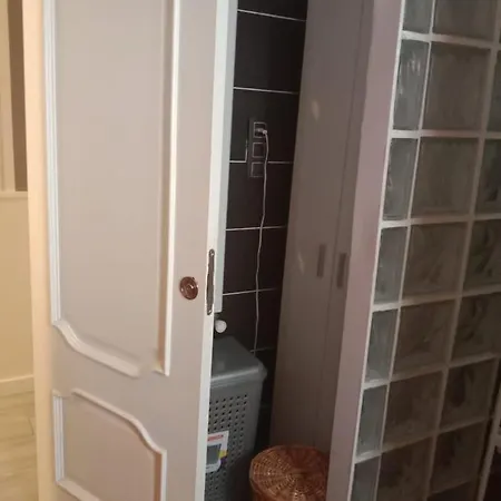 Habitación Privada Con Cocina Salón Y Terraza Piso Compartido *